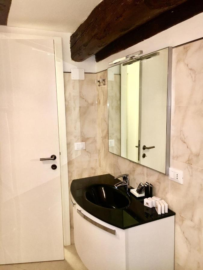 Venice Mirrors Zewnętrze zdjęcie