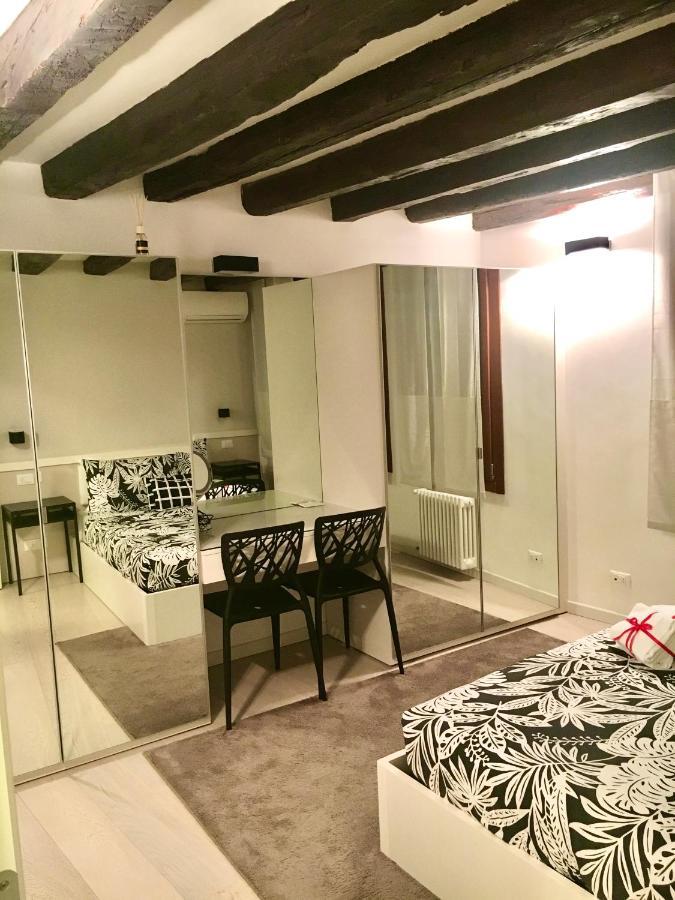 Venice Mirrors Zewnętrze zdjęcie